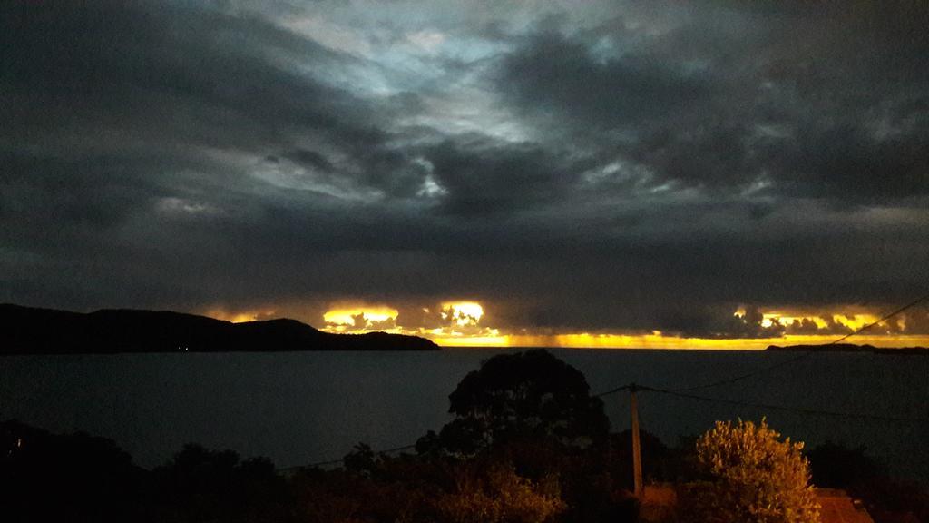 Meryem La Trinité Buitenkant foto